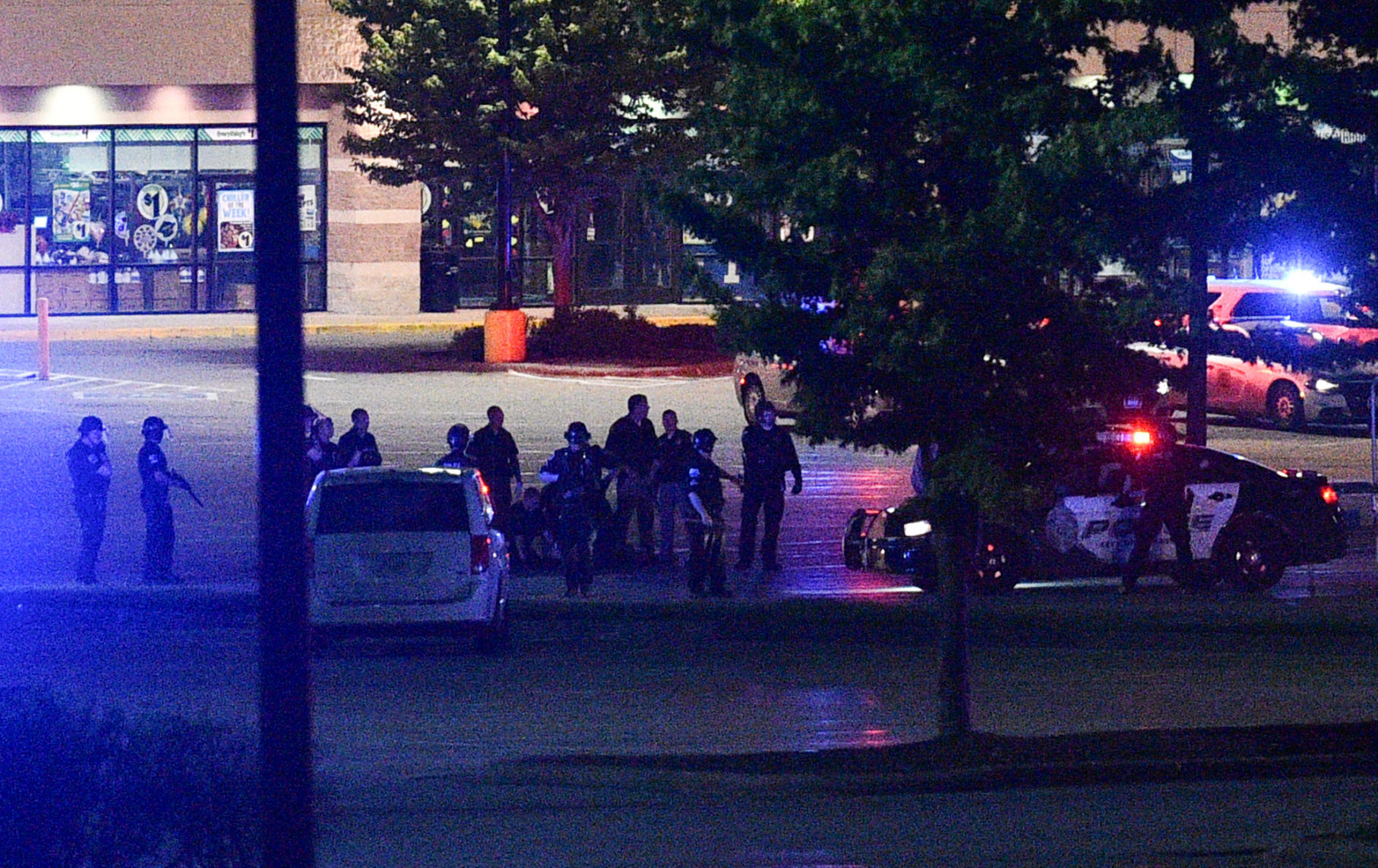 053120-qc-nws-unrest-007